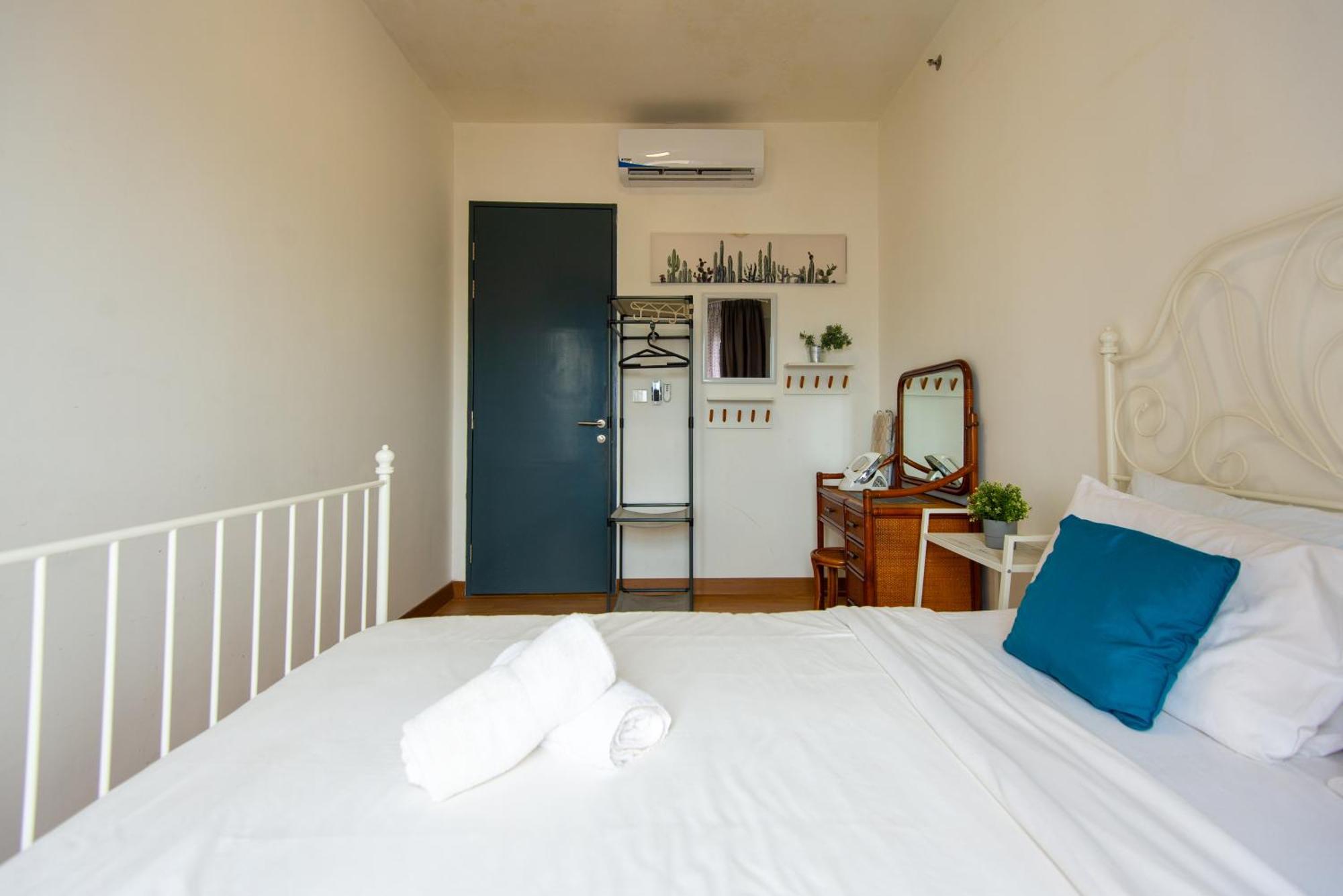 Casa Orient @ Macalister 218 ❈中路218东方之家 3Br 8Pax Apartman George Town  Kültér fotó